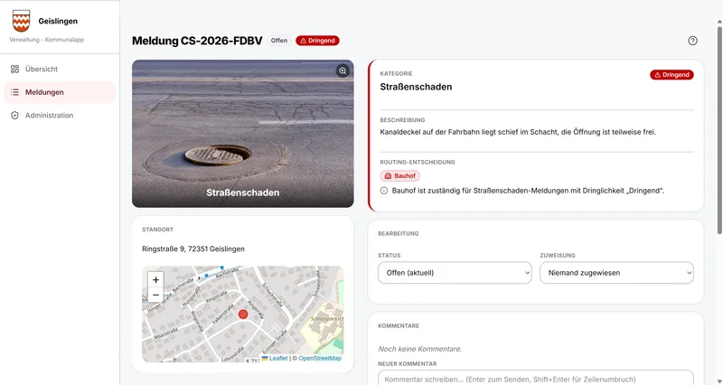 Meldungsdetail im Dashboard: dringender Straßenschaden mit Foto, KI-Beschreibung, Standortkarte und Begründung für die Zuweisung an den Bauhof